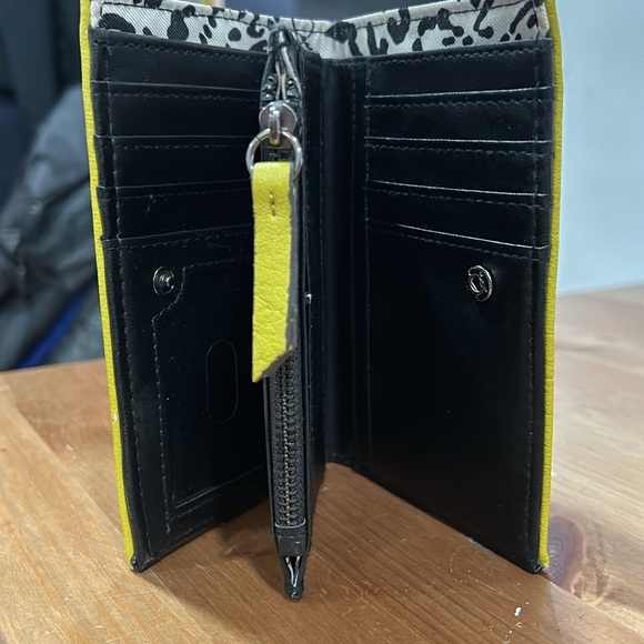 Jessica Simpson Double Bi-fold Wallet - Picture 3 of 4